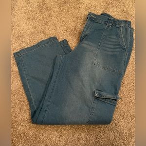 Almost Famous Wide Leg Cargo Jeans